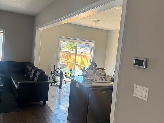 2nd image of 505 Florencedale Cres