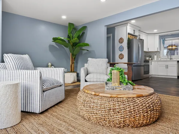 40 Pound Rd, Westerly, RI 02891