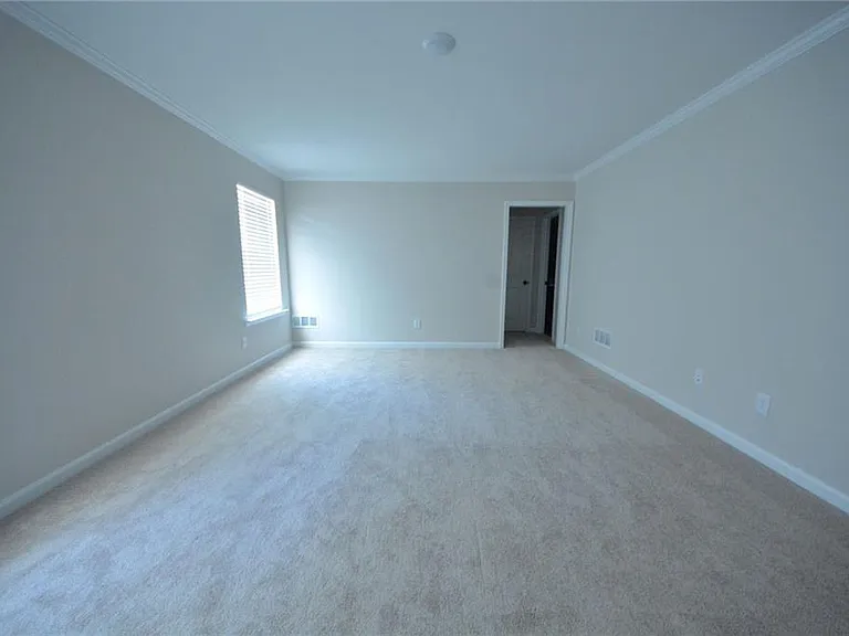 1147 Lucan Ln — Photo 20