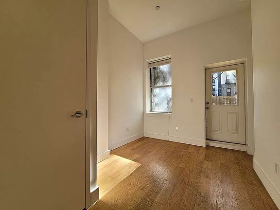 3rd image of 828 Saint Johns Pl #1L