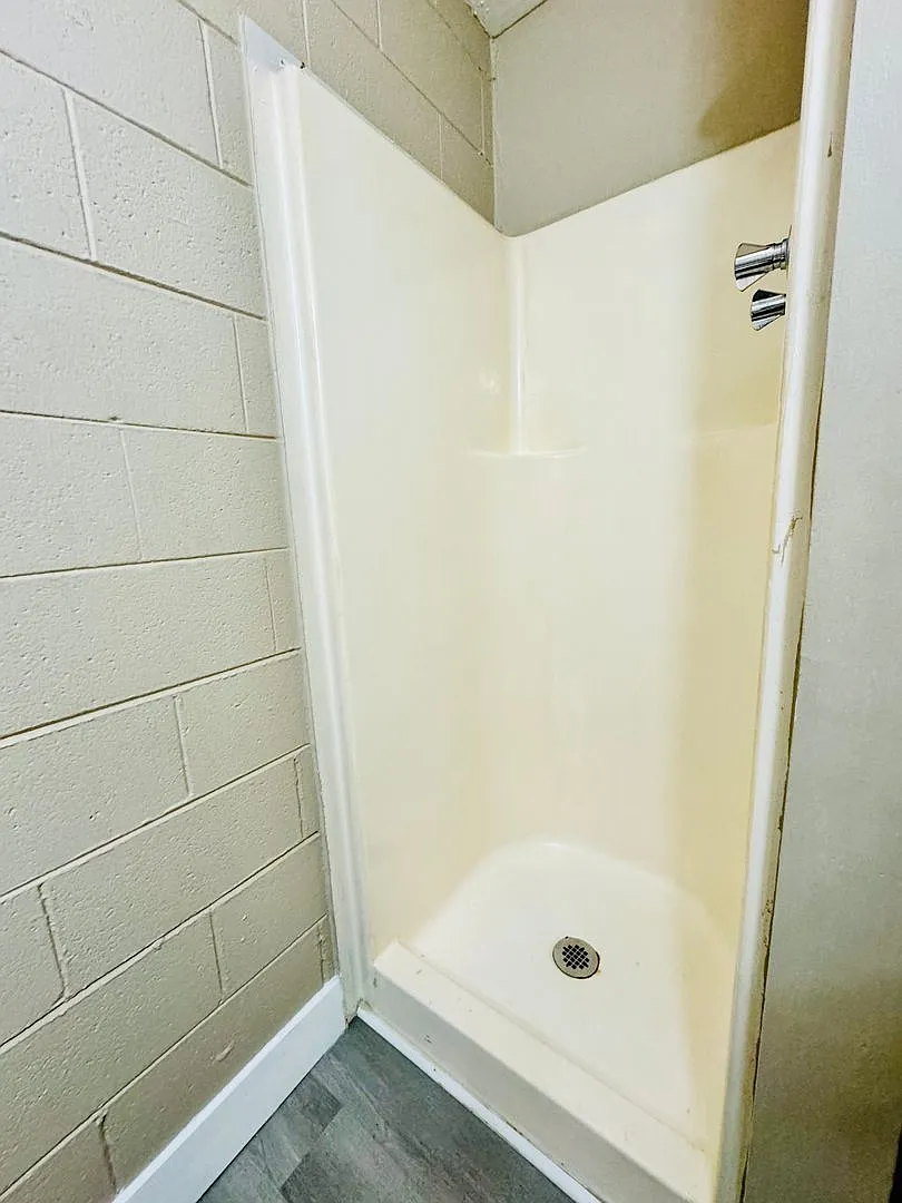 Studio Apt Available Now! — Photo 2