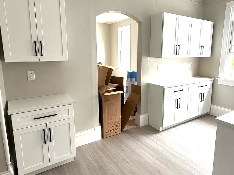 2816 N Fratney St #4 — Photo 3