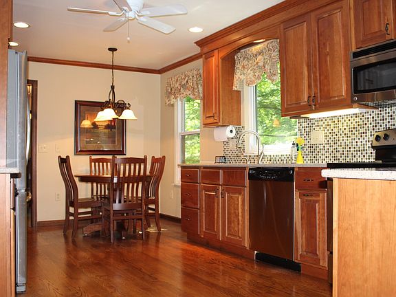 5th image of 9855 Tall Timber Dr