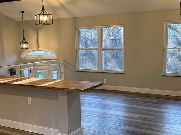 1236 Foxcrolf Dr, Knoxville, TN 37923