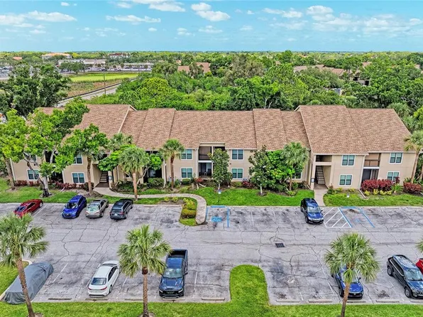 4040 Crockers Lake Blvd #12, Sarasota, FL 34238