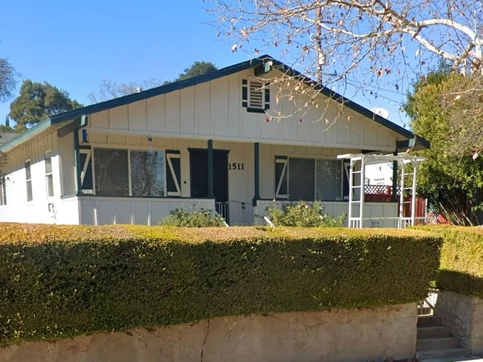 1511 Olive St