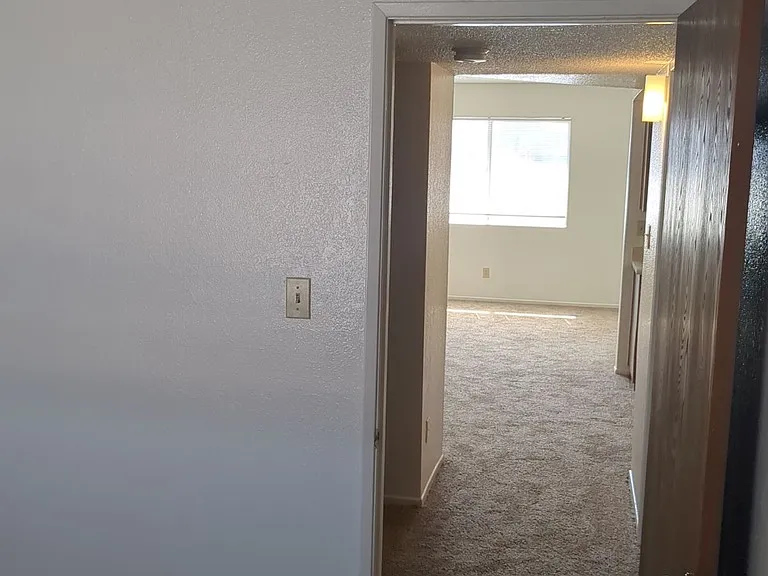 Desert Sun Apartments — Photo 23