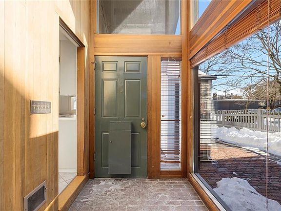 4th image of 120 Prospect St