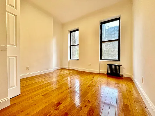 Rented by HOLTON REAL ESTATE INC. | media 6