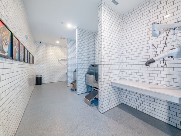 215 E Lincolnway #309C