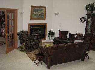 1372 Field Creek Cir, Victoria, MN 55386