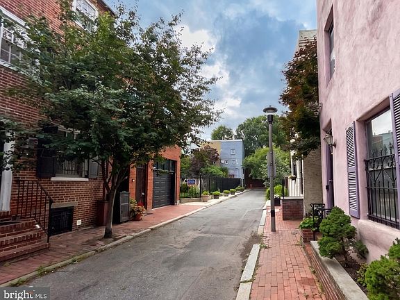 4th image of 1136 Waverly St