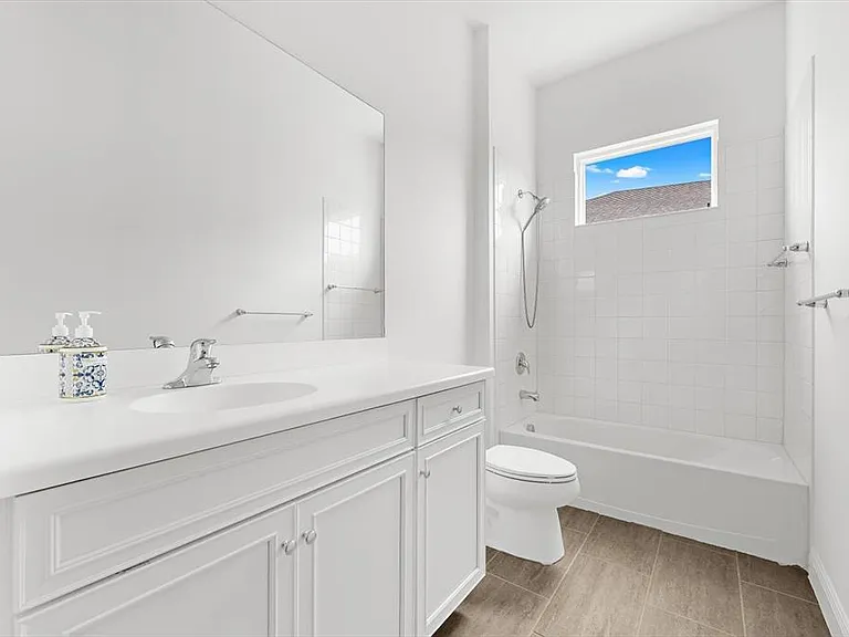 13744 Old Creek Ct — Photo 26