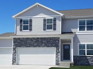 925 Cedar St, Waukee, IA 50263