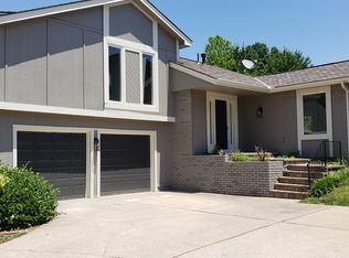 4803 NE Pebble Beach St, Lees Summit, MO 64064