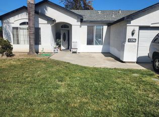 1296 Lampe St, Tulare, CA 93274