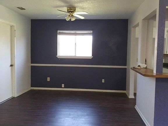5th image of 2106 E Dolphin Cir