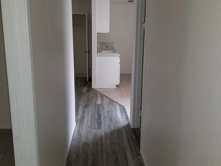 550 E Avenue Q #12 — Photo 7