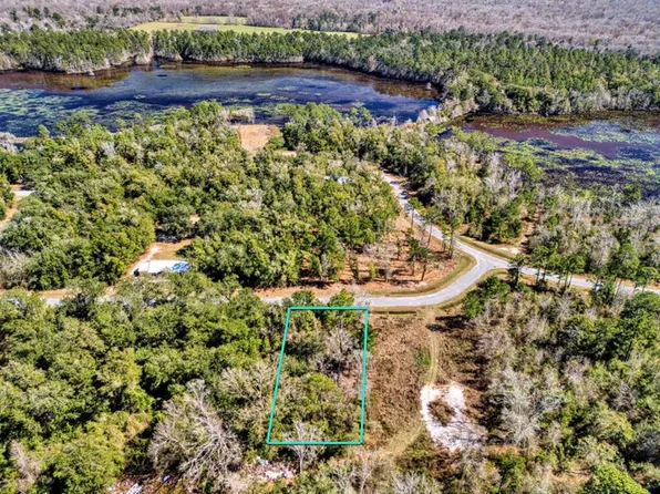 121 Little River Cir, Wewahitchka, FL 32465