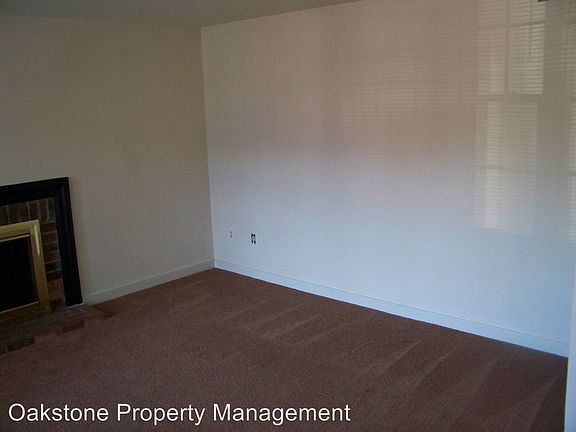 3rd image of 2212 Kingsbrook Dr