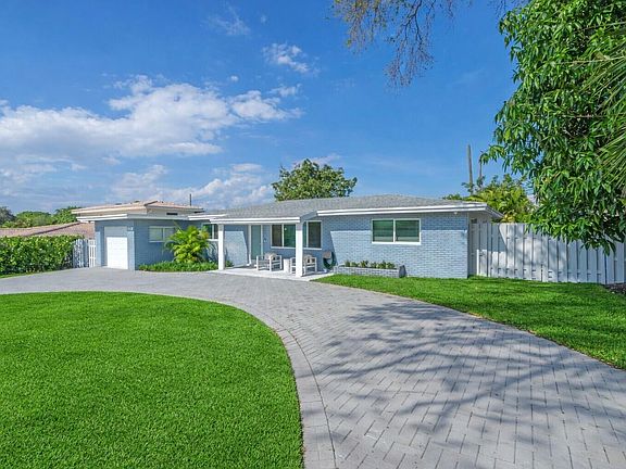 3rd image of 465 NW 11th St Street