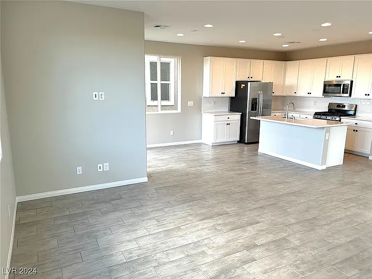 10334 Apefly St — Photo 9