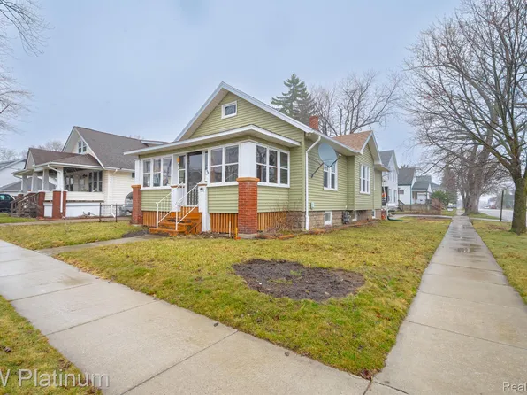 520 13th St, Port Huron, MI 48060
