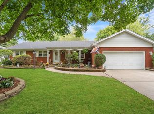 1180 Squire Dr, Aurora, IL 60505