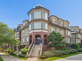 7547 Yukon St, Vancouver, BC V5X2Y4
