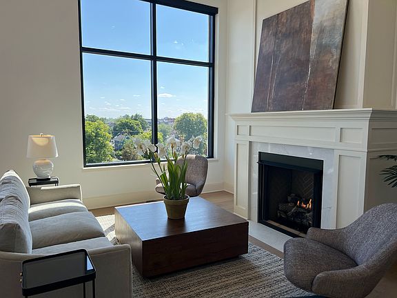 3rd image of 35 E Hubbard Ave Suite 604