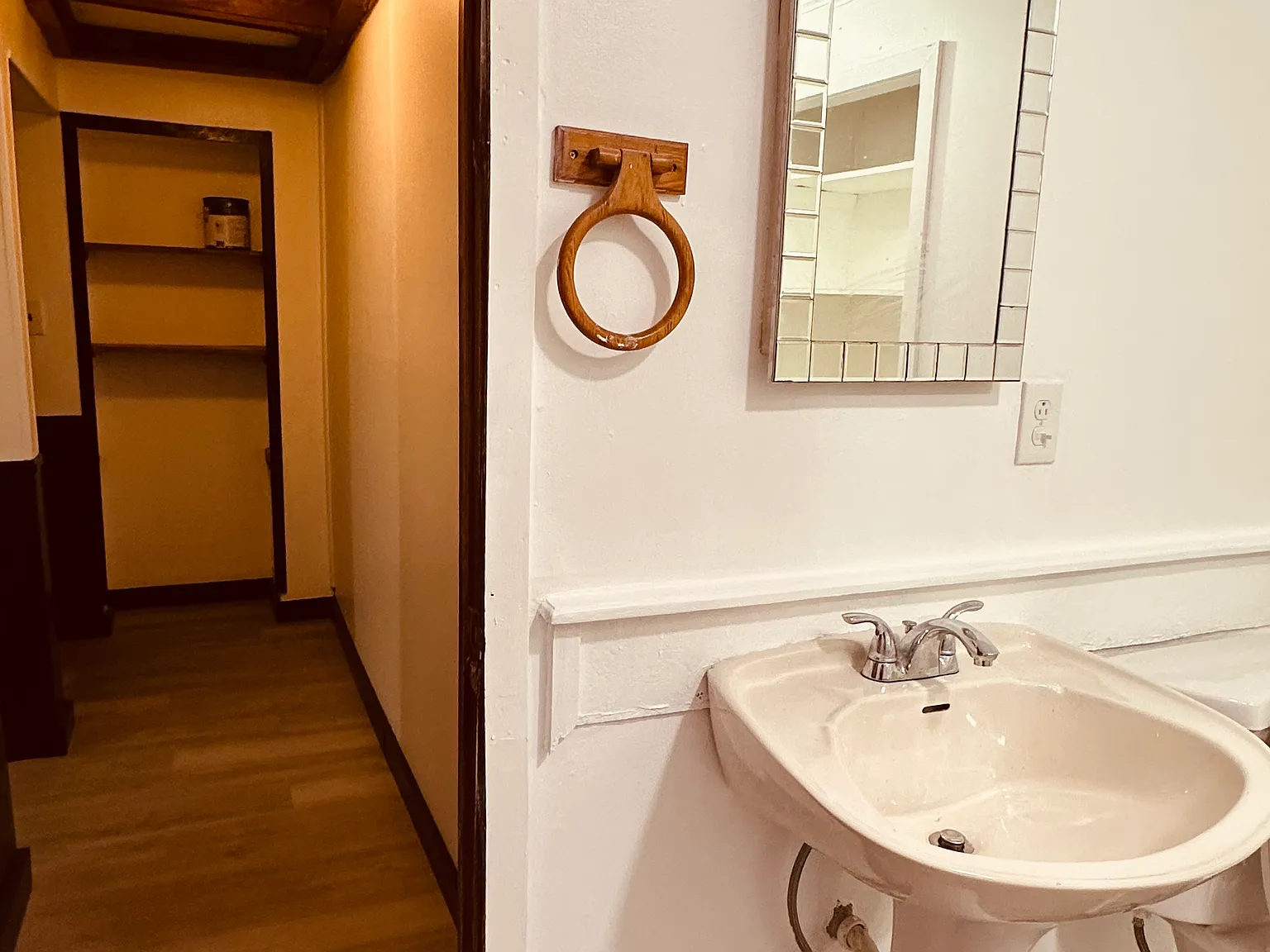 1 bed, 700 sqft, $950 — Photo 2