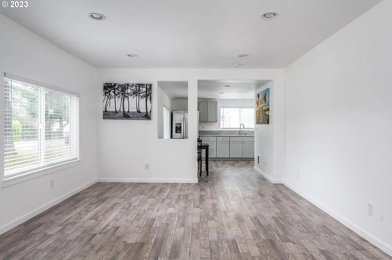 2650 SE 164th Ave — Photo 3