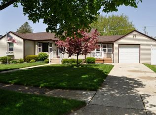 602 Aber Dr, Waterford, WI 53185