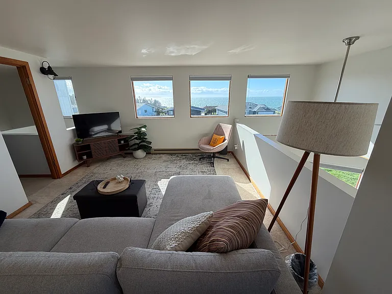 730 La Palabra St — Photo 16