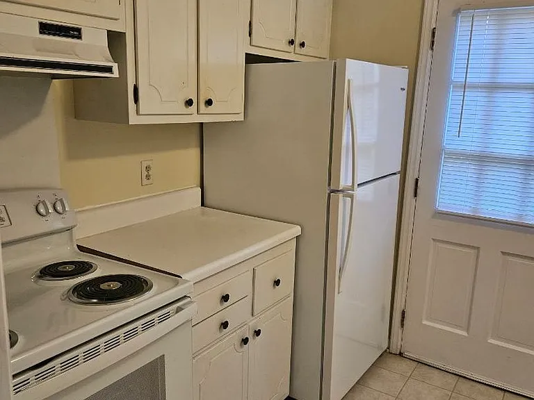 1002 Willow Dr #1 — Photo 6