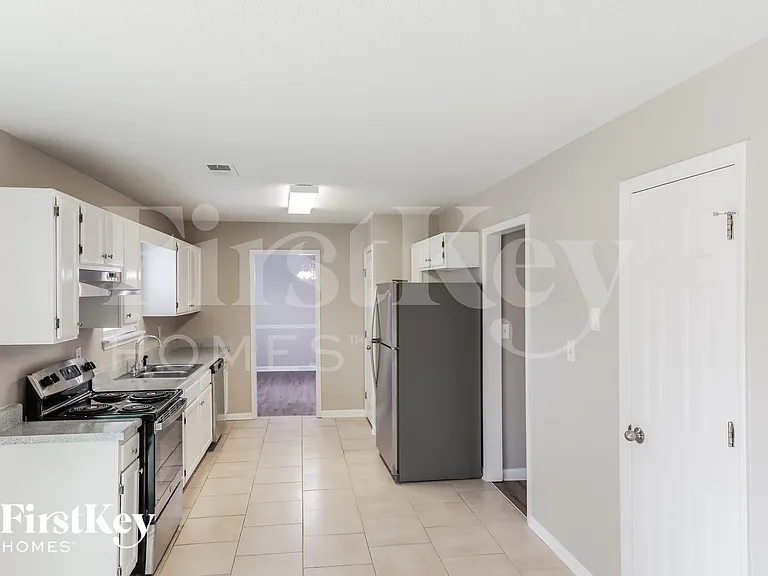3217 Ivy Lake Ct — Photo 6