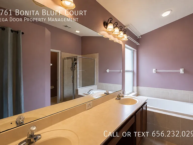 1761 Bonita Bluff Ct — Photo 18