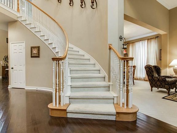 5th image of 1417 Cool Springs Dr