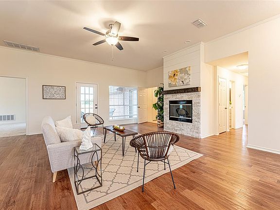 4th image of 7333 Somerset Ln