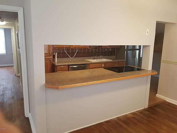 4th image of 539 W 66th St