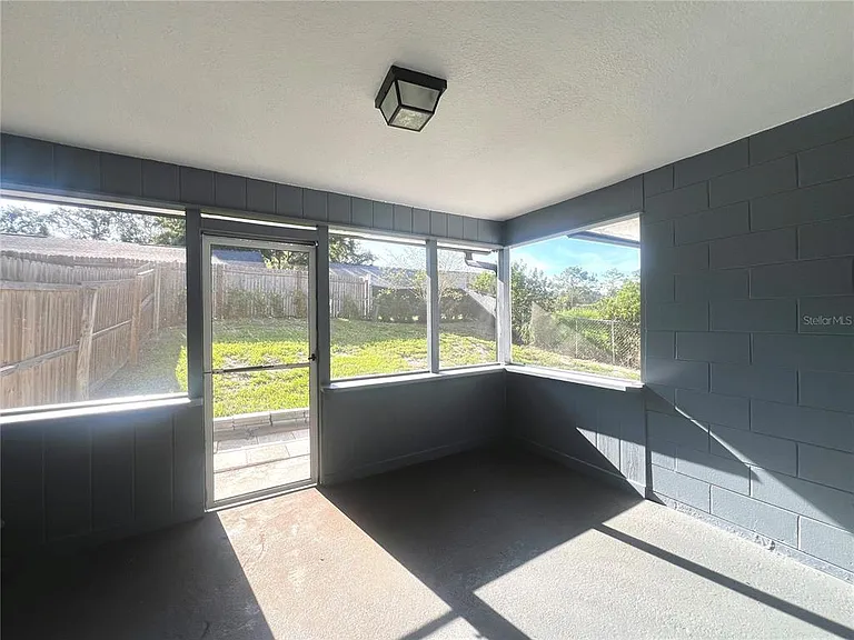 816 Sleepy Harbour Dr — Photo 15