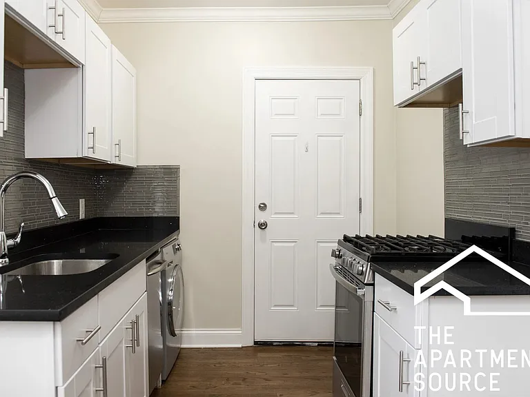 3817 N Greenview Ave #1E — Photo 5