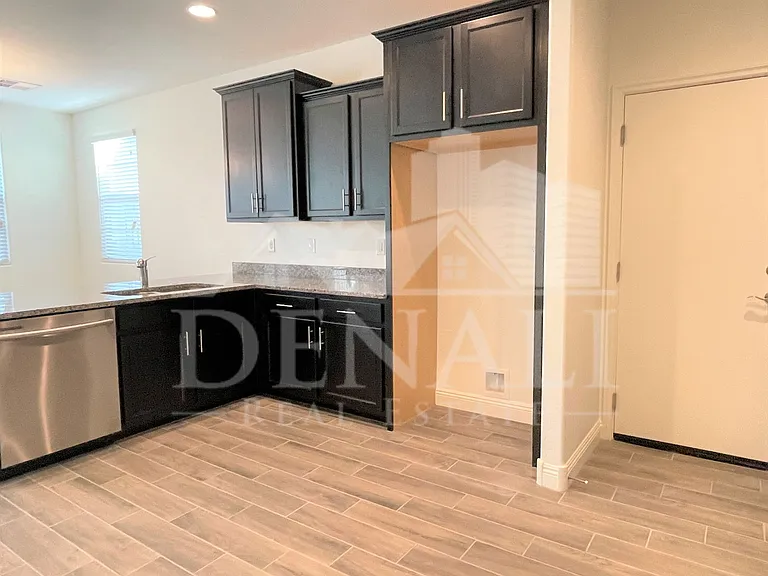 242 N Sunrise — Photo 11