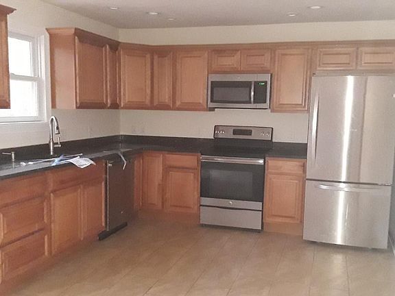 4th image of 1254 Park Dr