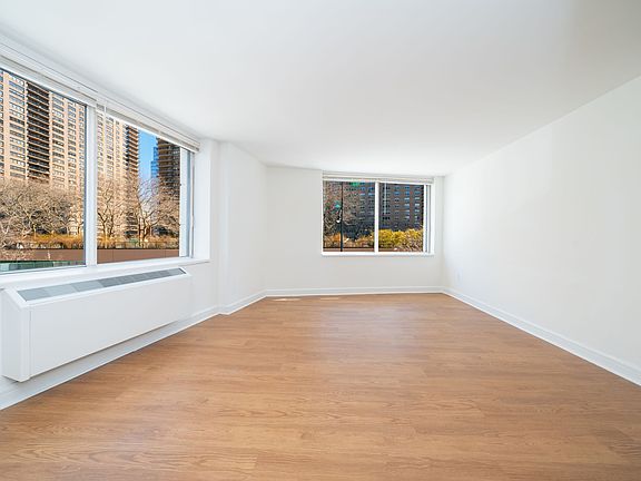 4th image of 160 Riverside Blvd APT 311