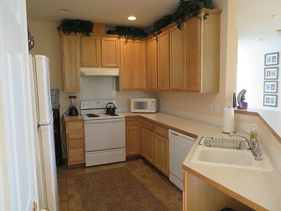 4th image of 6824 20th St E Unit 2