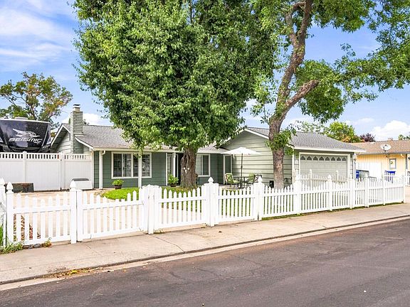 5th image of 1109 Peek Ave