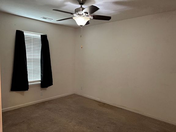 4th image of 2915 Dillon Dr
