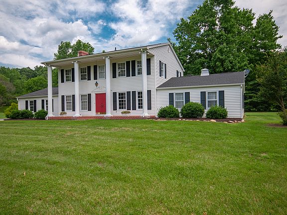 2nd image of 88 Windsor Ln