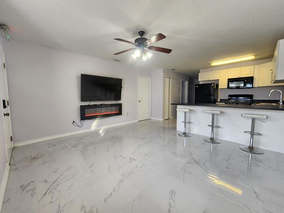 3rd image of 251 Circle Dr #A
